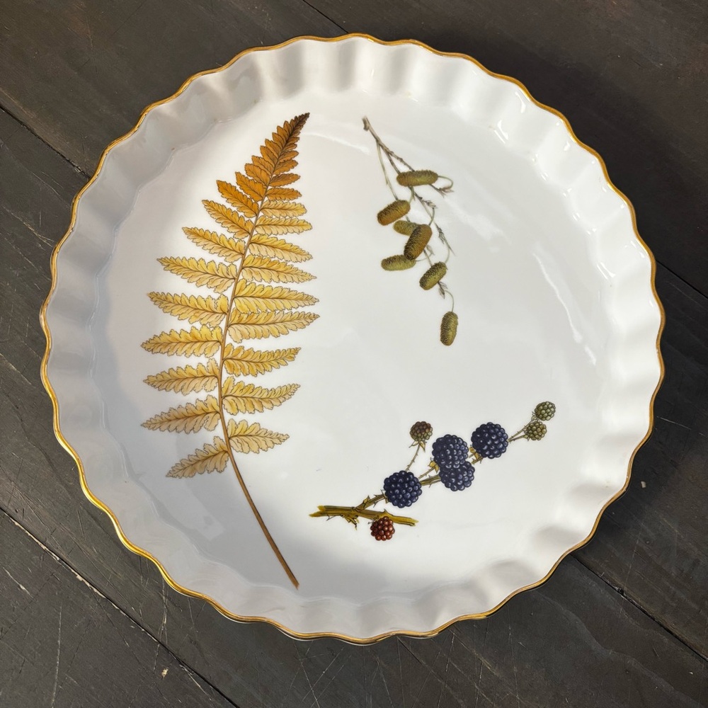 Royal‎ Worcester Wild Harvest Dish Flan Tart Quiche Porcelain 1963 Fern Berries